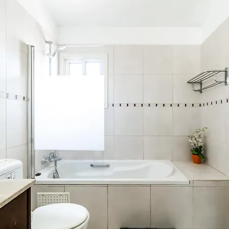 Venus By Ezoria Perivolia