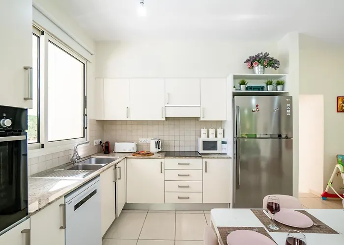 Venus By Ezoria Villa Perivólia